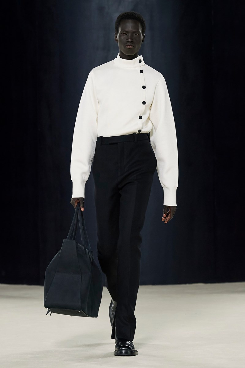 New trend alert: Αυτές είναι οι τσάντες που θα γίνουν αναπόσπαστο κομμάτι της εμφάνισής μας το φθινόπωρο - εικόνα 4