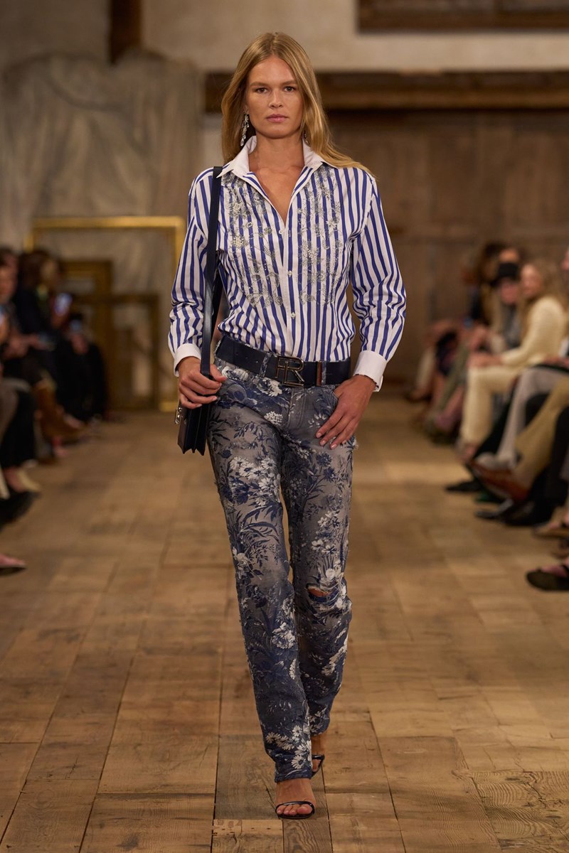 Ralph Lauren Spring 2024: Η αποθέωση του denim και η glam πλευρά της αυθεντικής αμερικανικής μόδας - εικόνα 15
