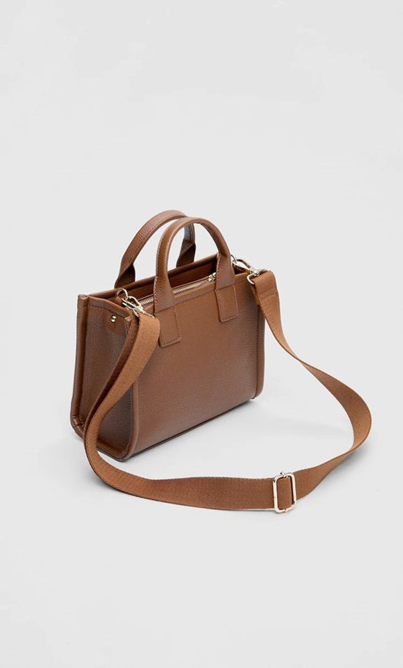 Βρήκαμε την τσάντα με το ιδανικό μέγεθος για τη δουλειά και κοστίζει μόνο 18 ευρώ - εικόνα 2