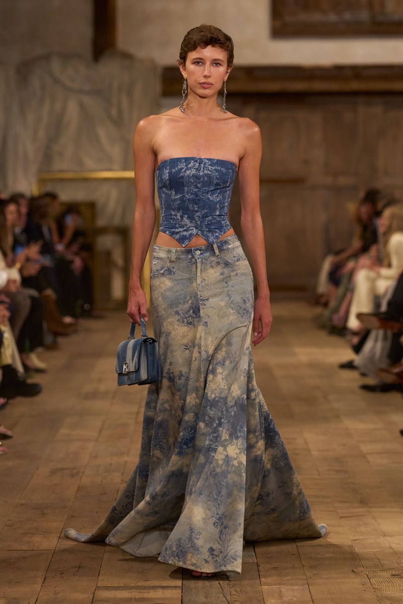 Ralph Lauren Spring 2024: Η αποθέωση του denim και η glam πλευρά της αυθεντικής αμερικανικής μόδας - εικόνα 19