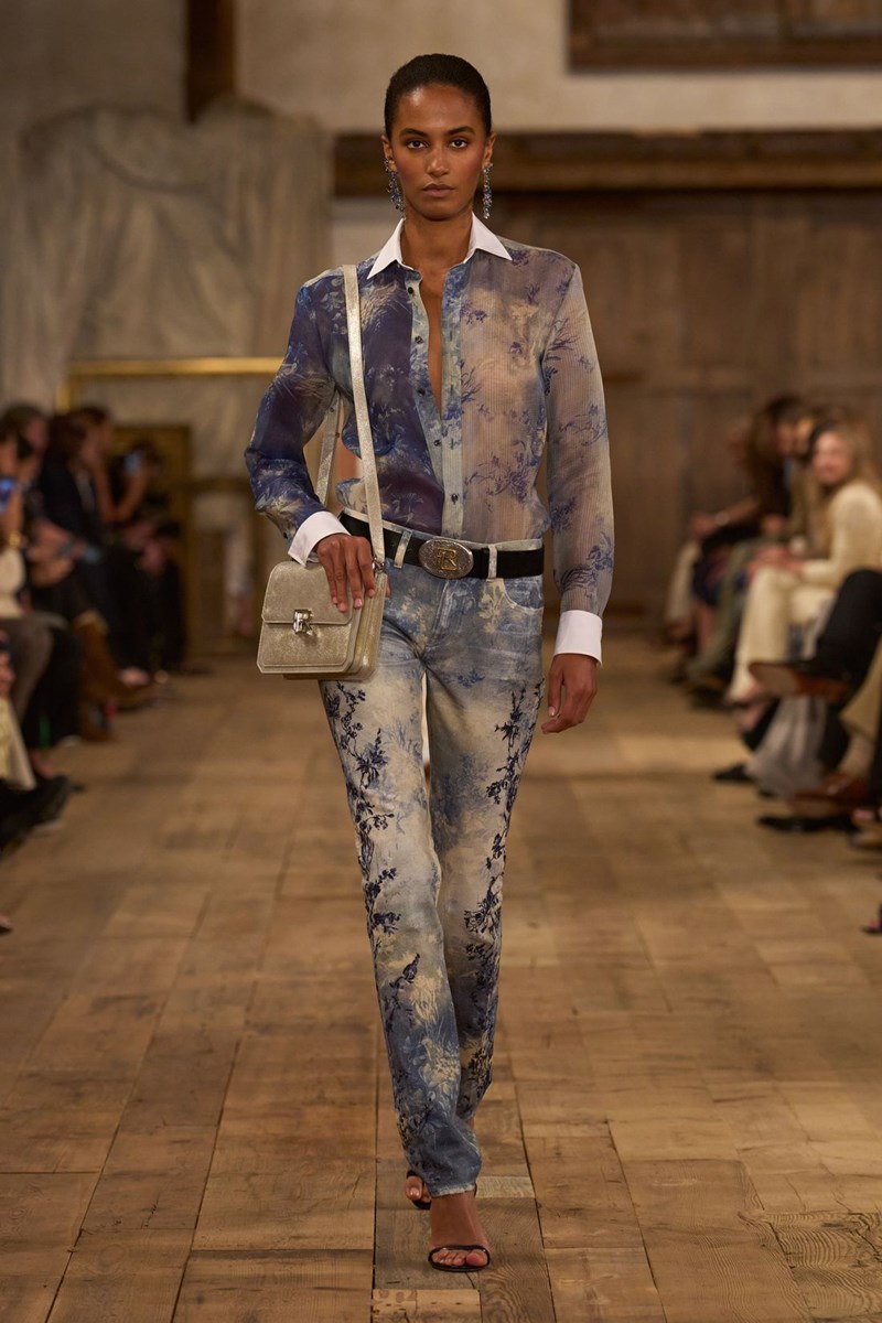 Ralph Lauren Spring 2024: Η αποθέωση του denim και η glam πλευρά της αυθεντικής αμερικανικής μόδας - εικόνα 20