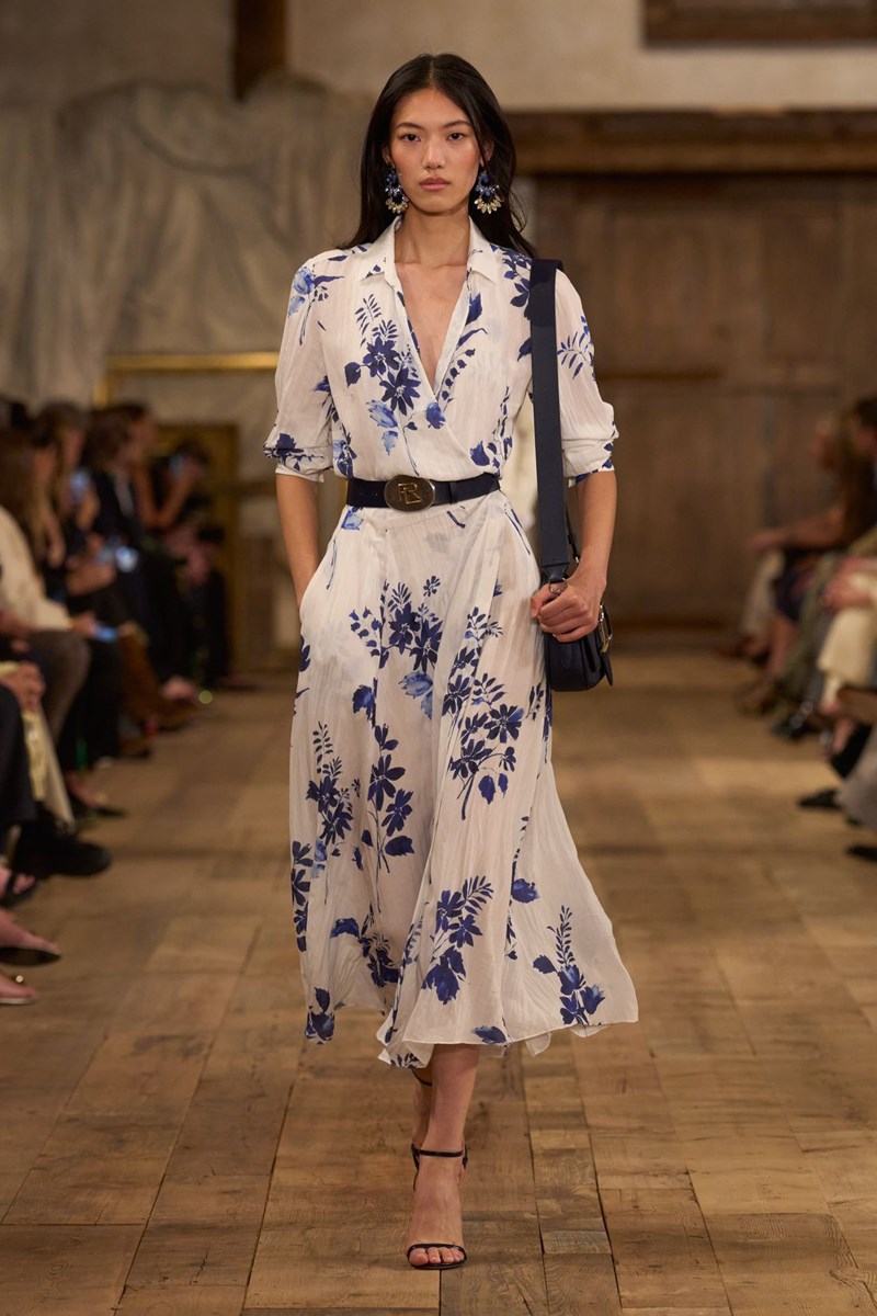 Ralph Lauren Spring 2024: Η αποθέωση του denim και η glam πλευρά της αυθεντικής αμερικανικής μόδας - εικόνα 21