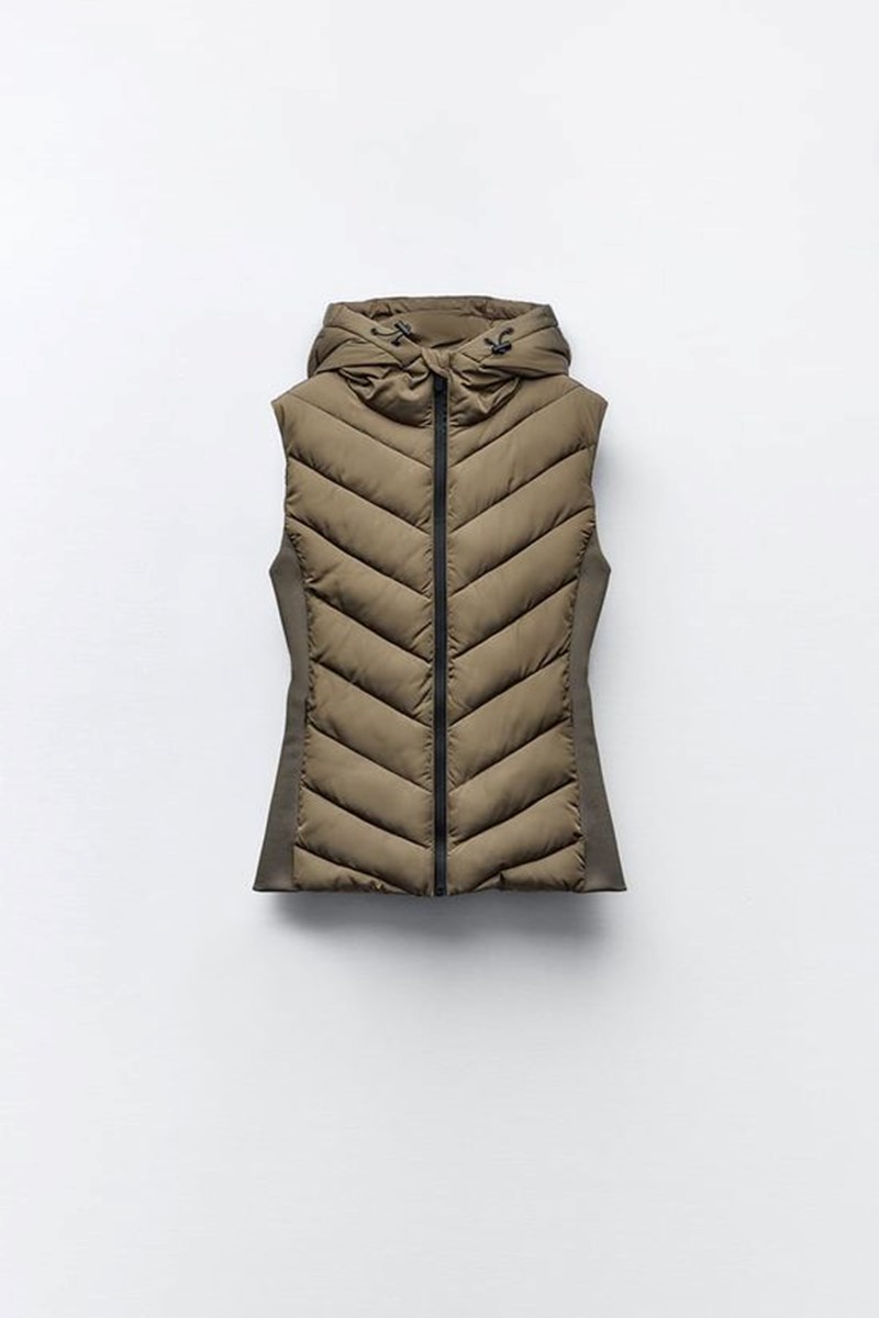 Βρήκαμε το αμάνικο μπουφάν που θα φοράς κάθε μέρα και κοστίζει μόνο 18 ευρώ - εικόνα 1