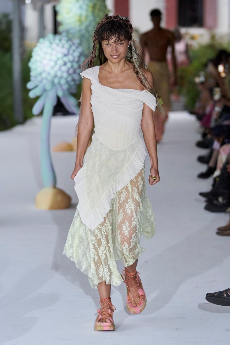 NYFW SS24: Τα trends που ξεχωρίσαμε για την Άνοιξη 2024 από την Εβδομάδα Μόδας της Νέας Υόρκης - εικόνα 7