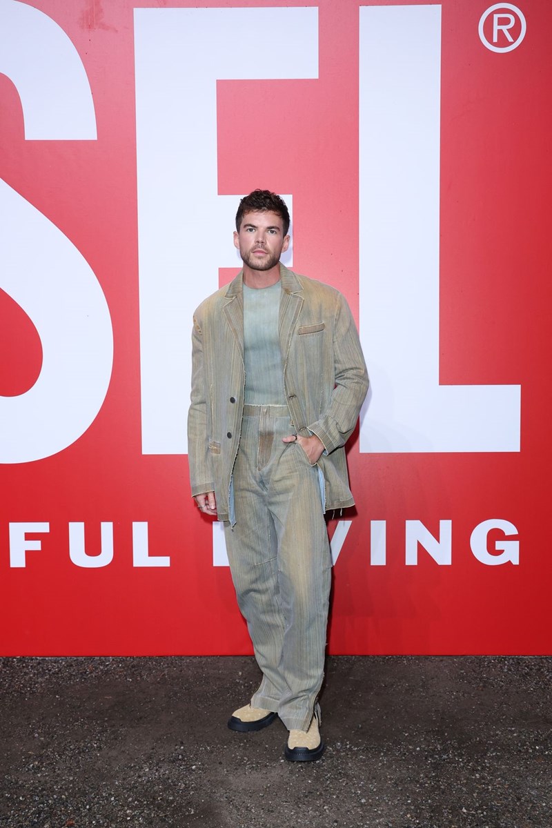 Το σόου της Diesel για την Άνοιξη / Καλοκαίρι 2024 ήταν ένα μεγάλο rave πάρτι - εικόνα 10