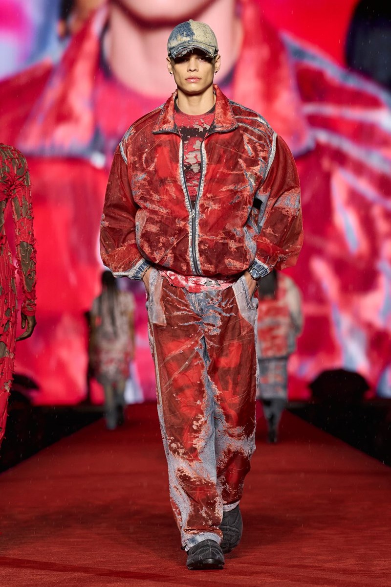 Το σόου της Diesel για την Άνοιξη / Καλοκαίρι 2024 ήταν ένα μεγάλο rave πάρτι - εικόνα 4