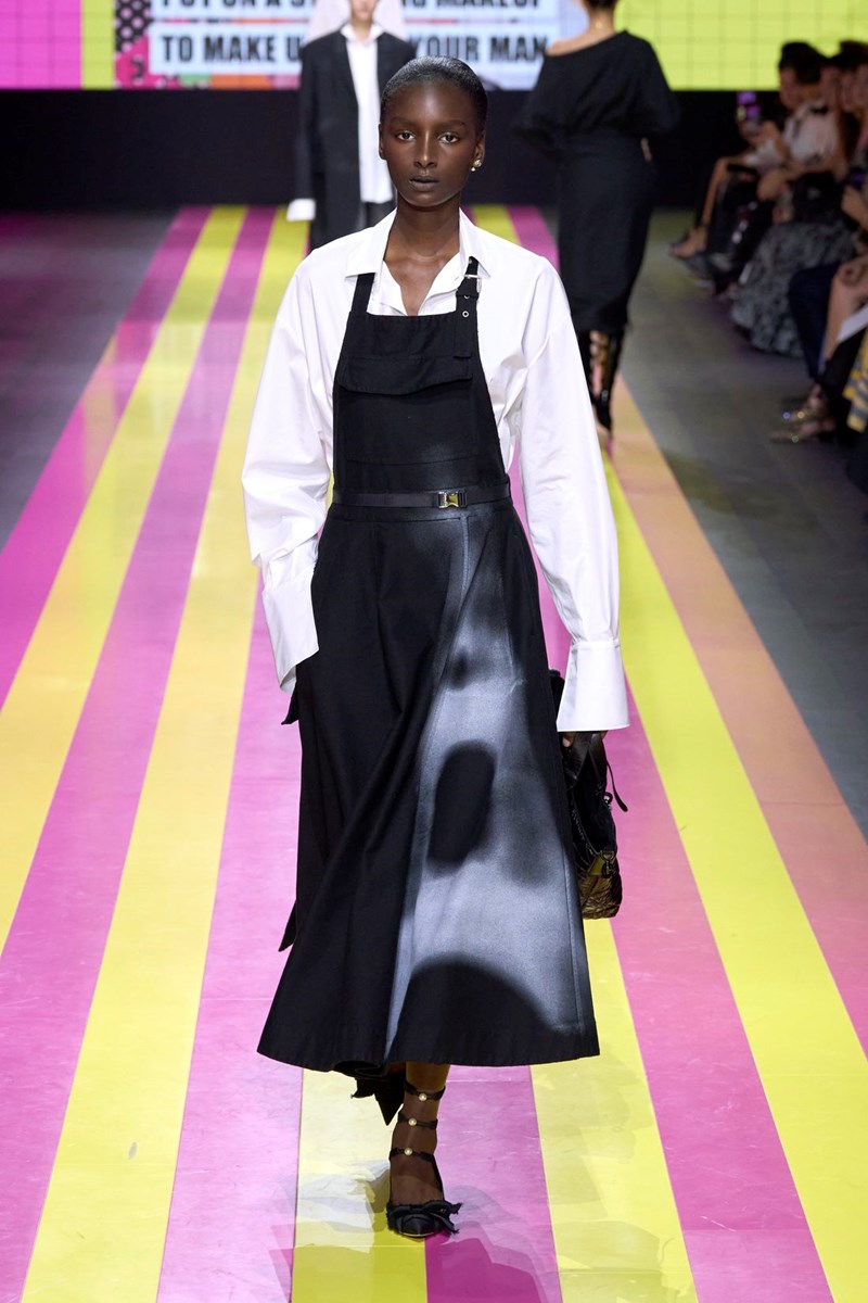 Dior SS24: Μία συλλογή αφιερωμένη στις γυναίκες επαναστάτριες που δεν φοβούνται τη φωτιά - εικόνα 18