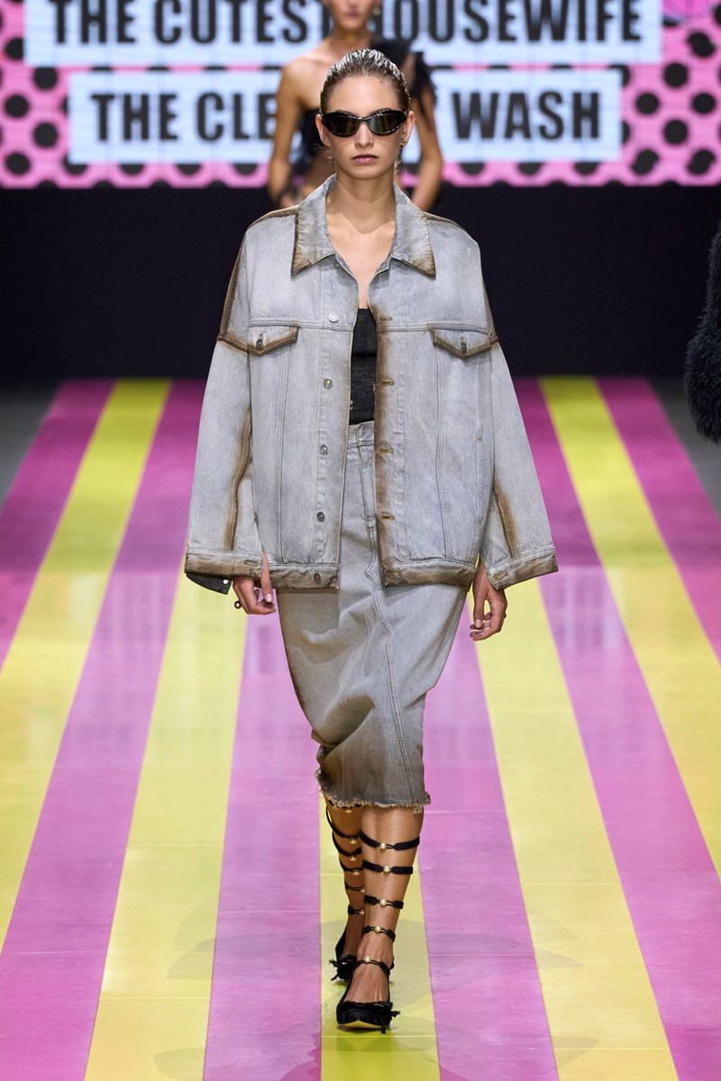 Dior SS24: Μία συλλογή αφιερωμένη στις γυναίκες επαναστάτριες που δεν φοβούνται τη φωτιά - εικόνα 26