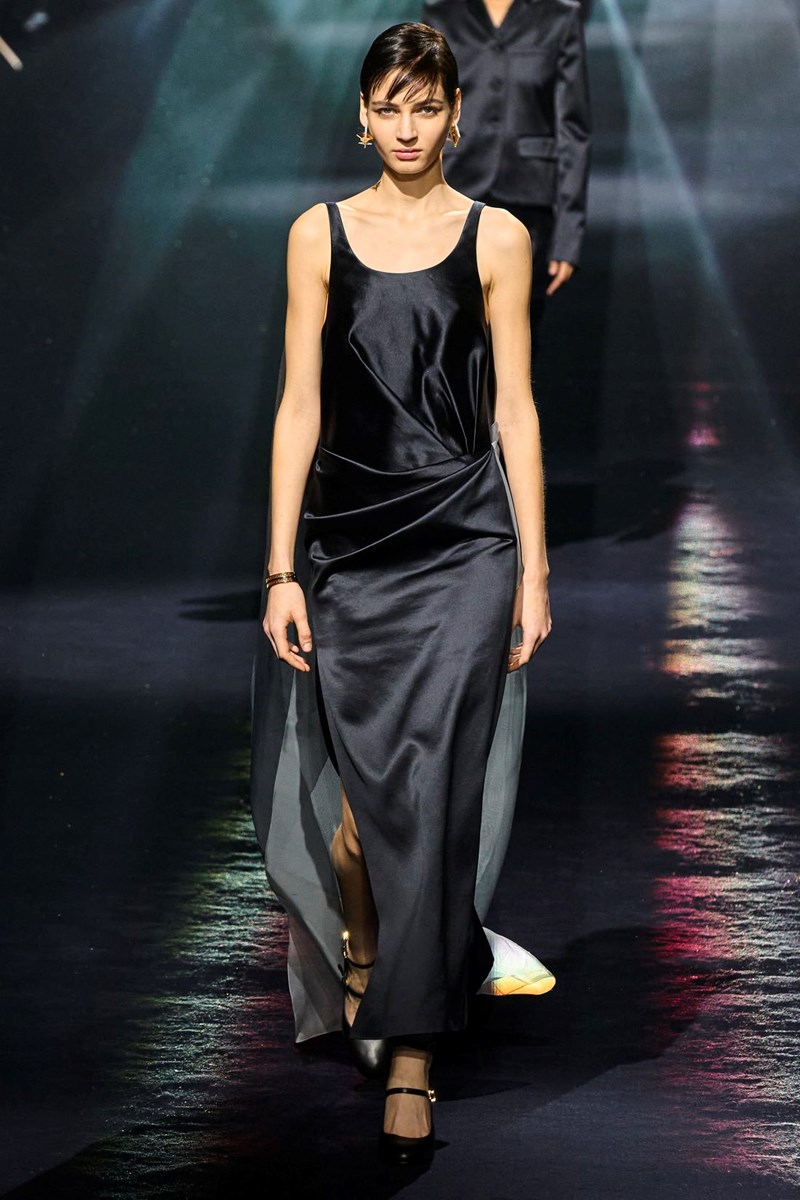 Gloomy Girl: Το trend που θα αγαπήσουν οι "dark ψυχές" αυτό το φθινόπωρο - εικόνα 2