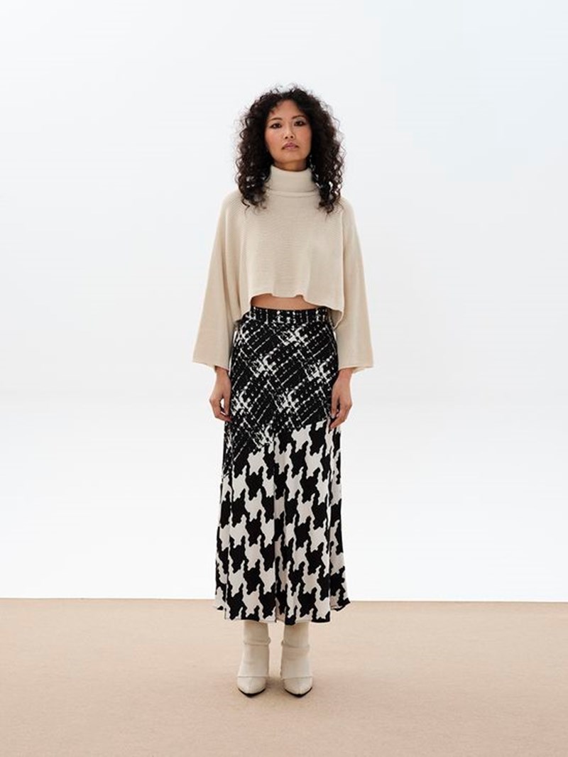 Made in Greece: 10 φούστες από ελληνικά brands που θα φοράς ξανά και ξανά - εικόνα 1