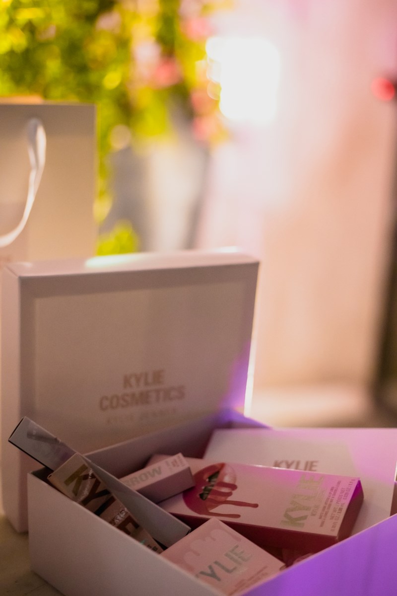 Τα Kylie Cosmetics…"προσγειώθηκαν" στην Ελλάδα - εικόνα 3