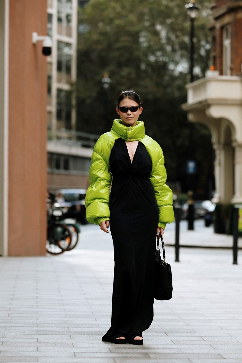 Moodboard Inspo: Πήραμε μία γεύση από το ενδιαφέρον street style στην Εβδομάδα Μόδας του Λονδίνου - εικόνα 6