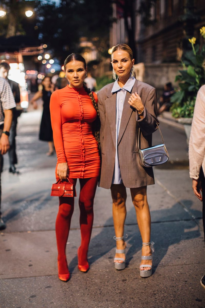 NYFW SS24: Οι πρώτες εικόνες από το street style στην Εβδομάδα Μόδας της Νέας Υόρκης - εικόνα 8