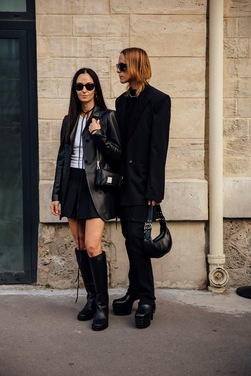 PFW SS24: Οι πρώτες εικόνες από το street style στην Εβδομάδα Μόδας του Παρισιού - εικόνα 2