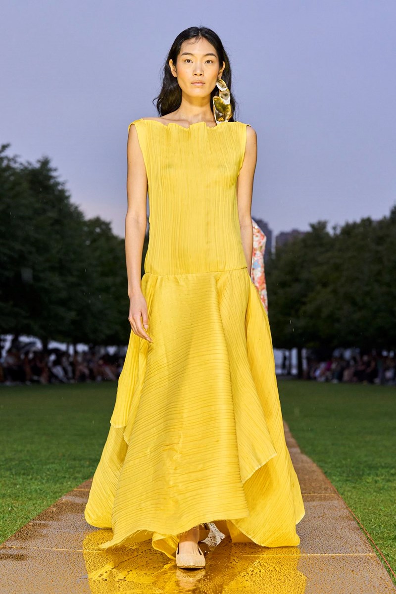 NYFW SS24: Τα trends που ξεχωρίσαμε για την Άνοιξη 2024 από την Εβδομάδα Μόδας της Νέας Υόρκης - εικόνα 14