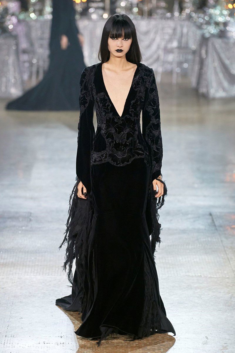 Gloomy Girl: Το trend που θα αγαπήσουν οι "dark ψυχές" αυτό το φθινόπωρο - εικόνα 3