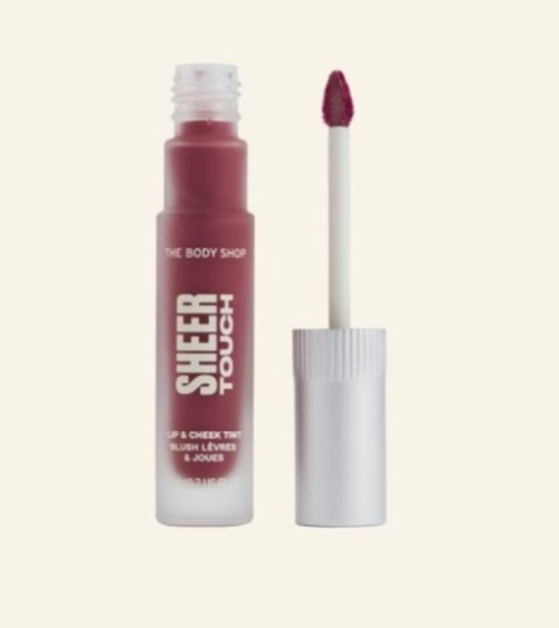 Emma Watson: To αγαπημένο της προϊόν για τα πιο fresh beauty looks κοστίζει κάτω από 15 ευρώ - εικόνα 1