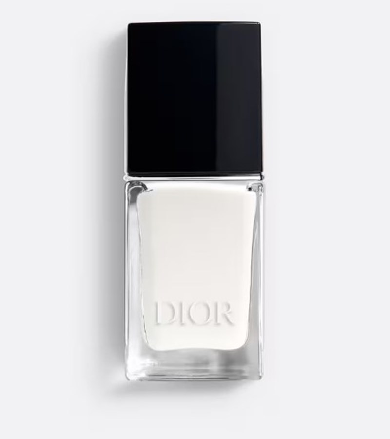 "Coconut latte" nails: Η απόχρωση για τα πιο minimal και κομψά μανικιούρ μετά το καλοκαίρι - εικόνα 1