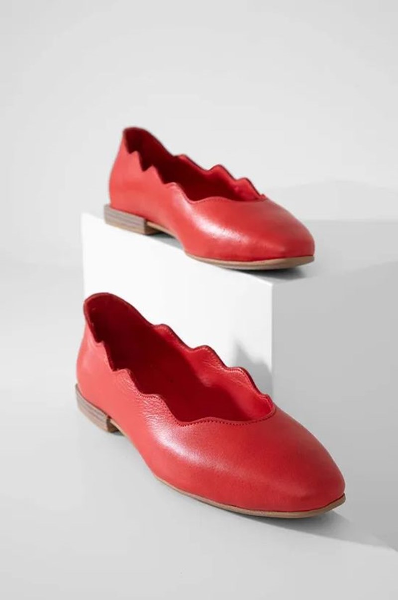 Office ready: 8 φλατ παπούτσια που είναι ιδανικά για το γραφείο το φθινόπωρο - εικόνα 1