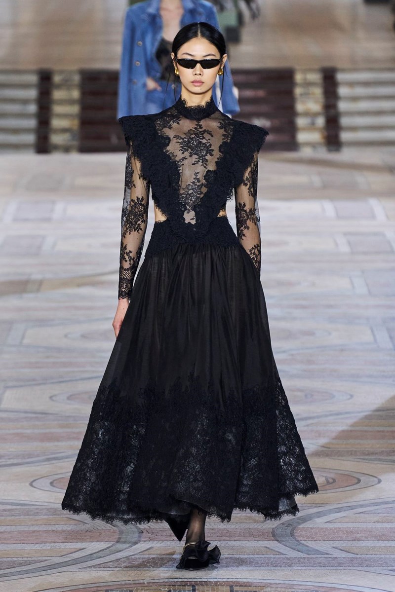 Gloomy Girl: Το trend που θα αγαπήσουν οι "dark ψυχές" αυτό το φθινόπωρο - εικόνα 5