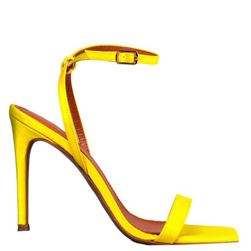 True colours: Πώς θα βάλεις έξυπνα χρώμα στα looks της μεταβατικής περιόδου - εικόνα 28