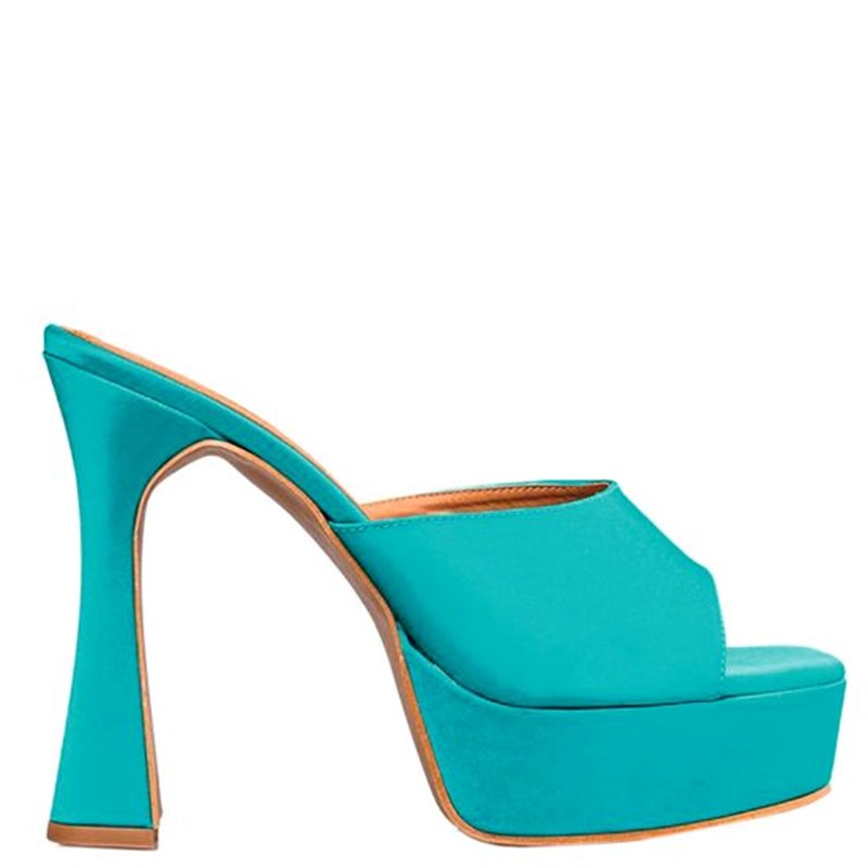 True colours: Πώς θα βάλεις έξυπνα χρώμα στα looks της μεταβατικής περιόδου - εικόνα 10