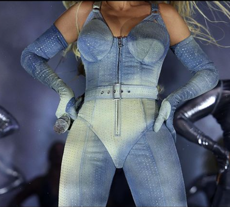 Beyoncé: Η ανατρεπτική Diesel δημιουργία που επέλεξε να φορέσει σε μία από τις τελευταίες της συναυλίες - εικόνα 1