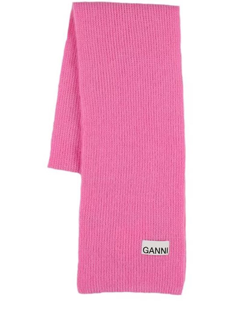 11 κασκόλ που θα σε "σκεπάσουν" με στιλ στα looks του χειμώνα - εικόνα 6