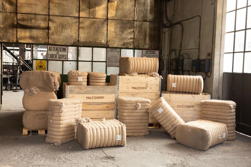 Falconeri: Η πρώτη επίδειξη στο Μιλάνο ήταν ένα ταξίδι στην ουσία του κασμίρ - εικόνα 1