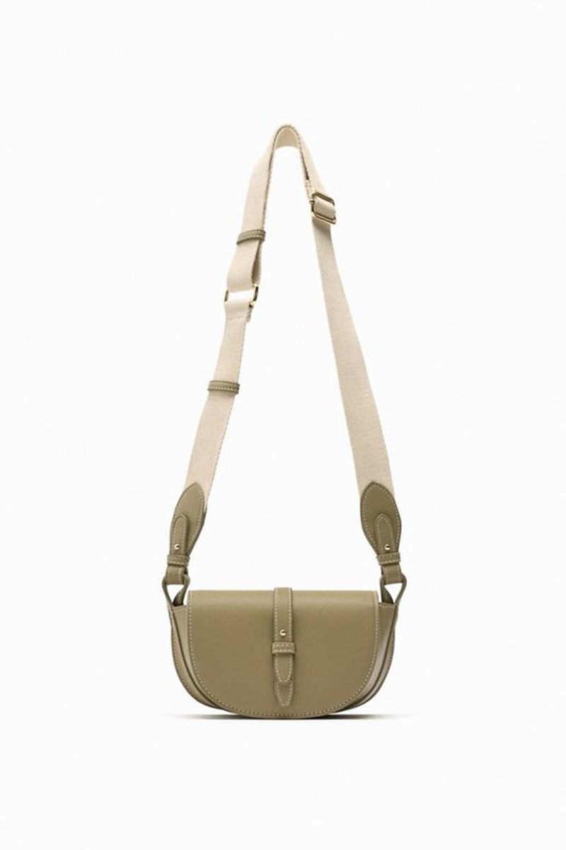 Ετοιμάζεσαι για ταξίδι; Ανακαλύψαμε 8 stylish crossbody τσάντες που κοστίζουν κάτω από 50 ευρώ - εικόνα 8