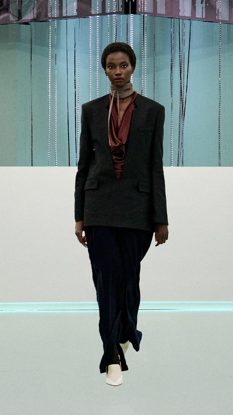 BOSS FW23: Η συλλογή "CorpCore" ανέβασε το officewear σε άλλο level - εικόνα 4