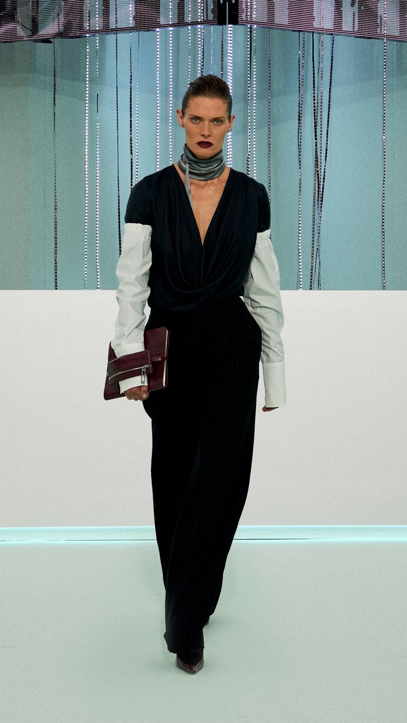 BOSS FW23: Η συλλογή "CorpCore" ανέβασε το officewear σε άλλο level - εικόνα 12