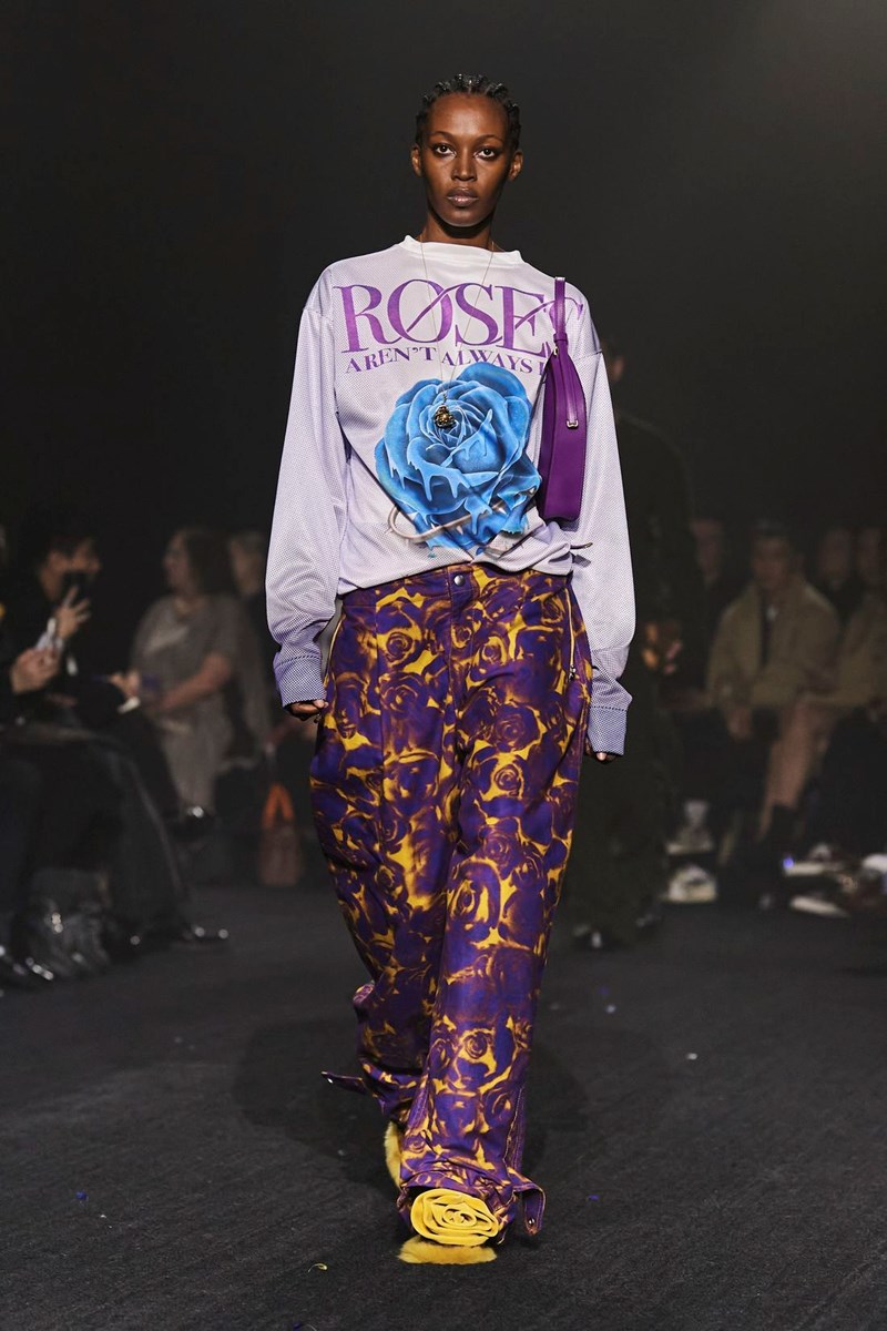 Flower Power: Πώς θα ενσωματώσουμε τα floral items στη χειμερινή μας γκαρνταρόμπα - εικόνα 5