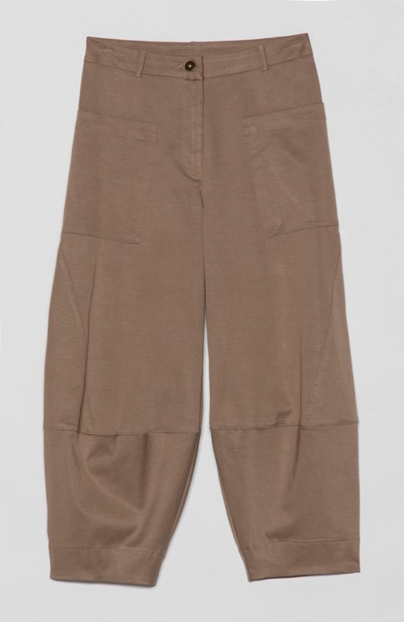 Outfits για το γραφείο: Αυτά είναι τα items που δεν πρέπει να λείπουν από την γκαρνταρόμπα σου - εικόνα 10