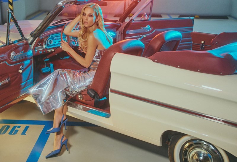 “In Her Shoes” : Η νέα ατμοσφαιρική καμπάνια της Envie Shoes - εικόνα 1