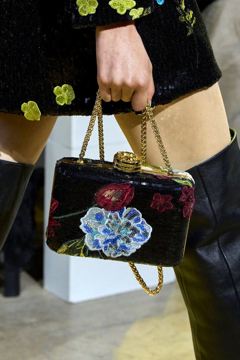 Flower Power: Πώς θα ενσωματώσουμε τα floral items στη χειμερινή μας γκαρνταρόμπα - εικόνα 13