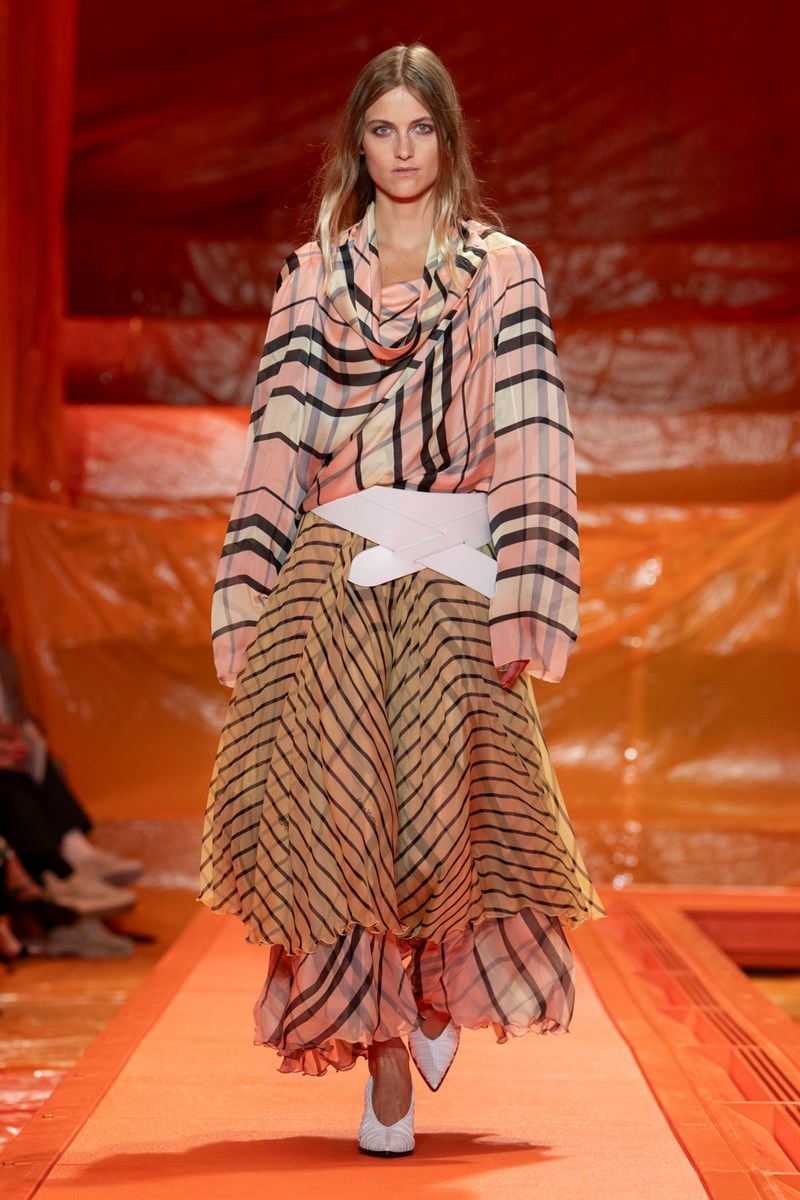 Louis Vuitton SS24: Η εμπειρία του ταξιδιού μέσα από τα μάτια του Nicolas Ghesquière - εικόνα 17