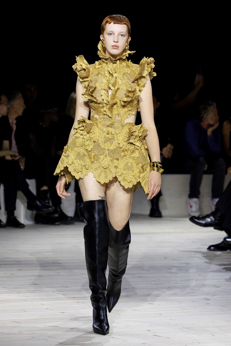 Τα σόου που ξεχωρίσαμε το τελευταίο Σαββατοκύριακο της Εβδομάδας Μόδας στο Παρίσι - εικόνα 27