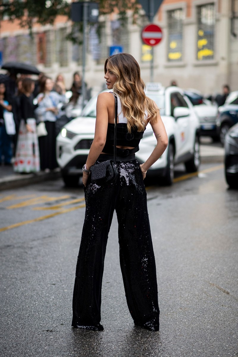 H απόχρωση μαλλιών που δίνει sunkissed εφέ στις εμφανίσεις του φθινοπώρου - εικόνα 1