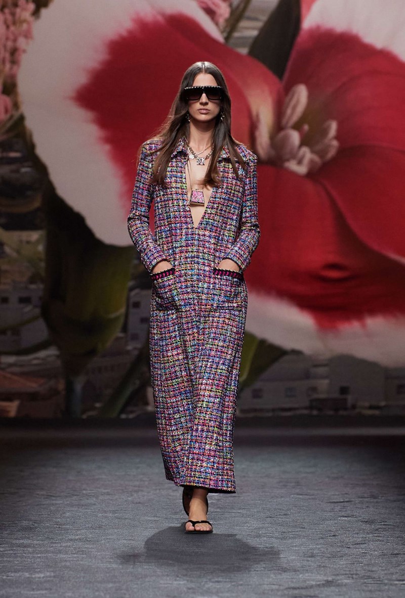 Chanel SS24: Η ανεπιτήδευτη συλλογή της Virginie Viard λειτούργησε ως ένα καλοκαιρινό αεράκι - εικόνα 11