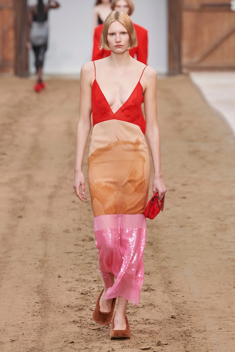 Οι απροσδόκητοι χρωματικοί συνδυασμοί που μπορείς να δοκιμάσεις αυτό το φθινόπωρο - εικόνα 1