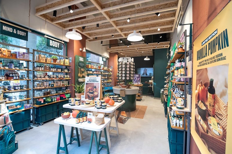 Το flagship κατάστημα της The Body Shop στην Ερμού, αναβαθμίστηκε στο νέο βιώσιμα σχεδιασμένο Changemakers’ Workshop - εικόνα 2