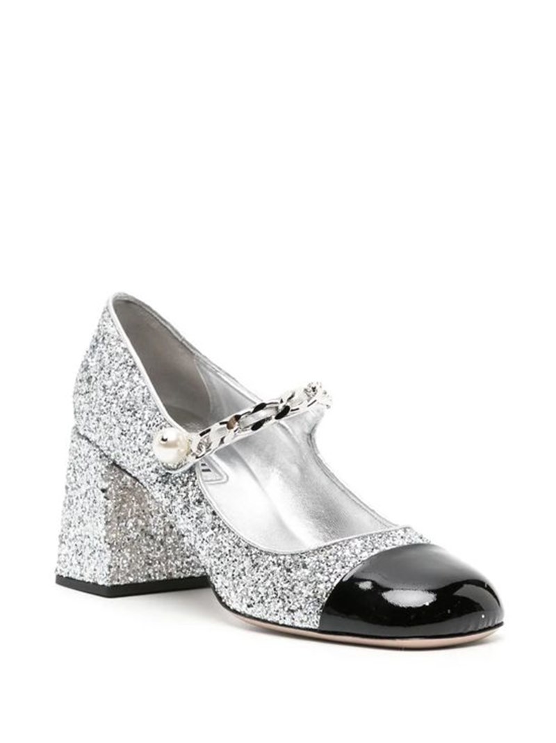 Άνεση και κομψότητα: Αυτά είναι τα παπούτσια που θα φοράς σε όλα τα πάρτι της σεζόν - εικόνα 6