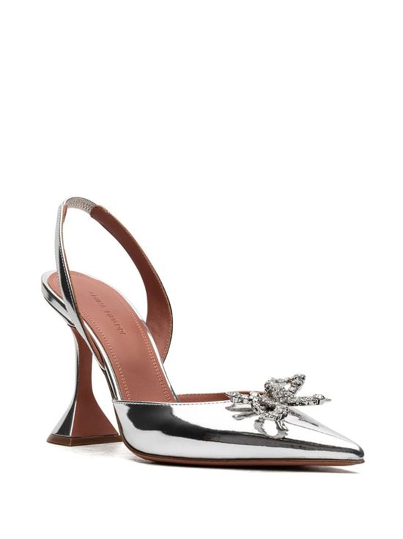 Άνεση και κομψότητα: Αυτά είναι τα παπούτσια που θα φοράς σε όλα τα πάρτι της σεζόν - εικόνα 1