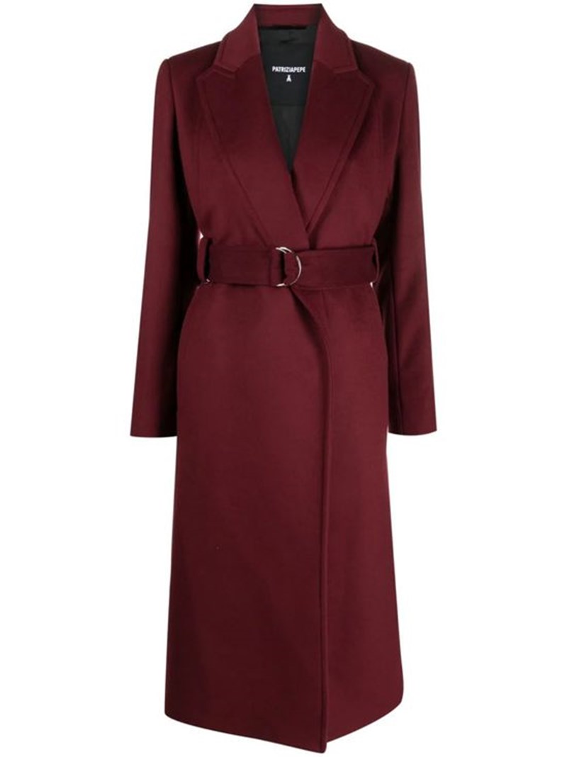 Η Hailey Bieber με ανατρεπτικό παλτό στην πιο υπέροχη απόχρωση για τον χειμώνα - εικόνα 5