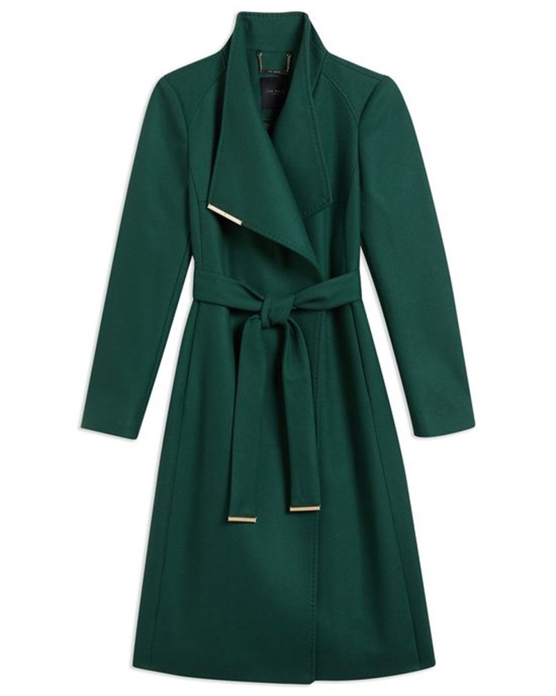 Ted Baker: Το φλοράλ φέρνει τον ρομαντισμό στα day-to-night σύνολα του χειμώνα - εικόνα 4