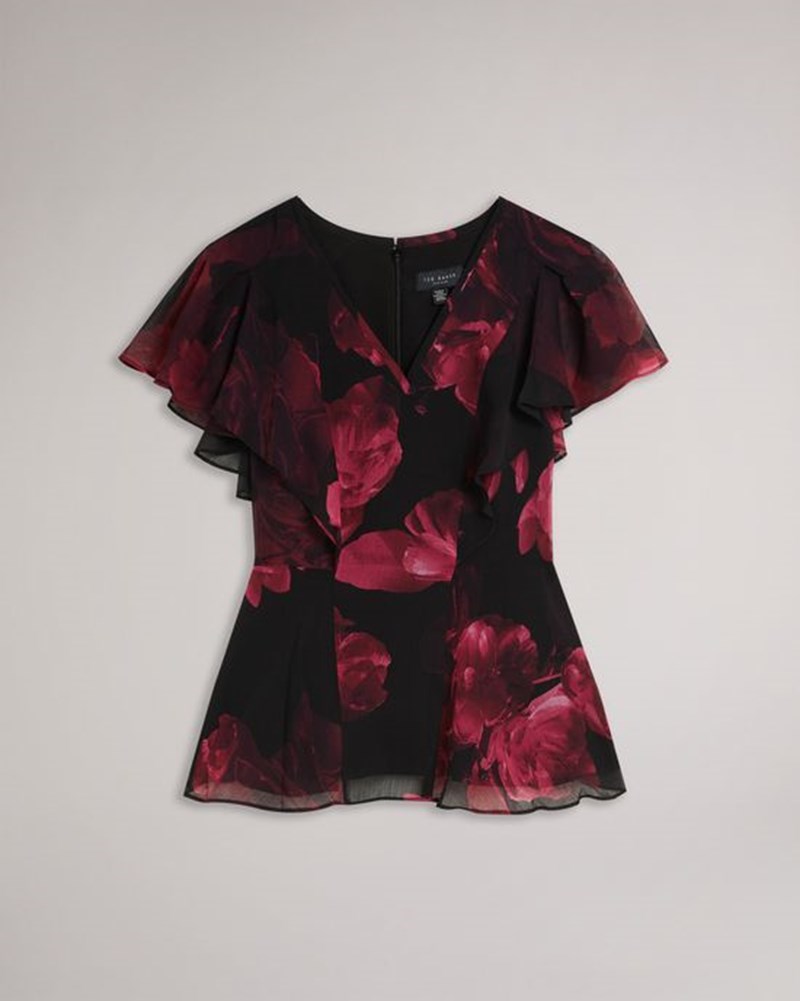 Ted Baker: Το φλοράλ φέρνει τον ρομαντισμό στα day-to-night σύνολα του χειμώνα - εικόνα 5