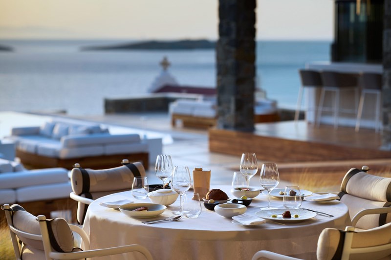 BILL&COO HOTELS MYKONOS: Ο Executive Chef Άγγελος Μπακόπουλος αναλαμβάνει τη γαστρονομική διεύθυνση του Ομίλου - εικόνα 2
