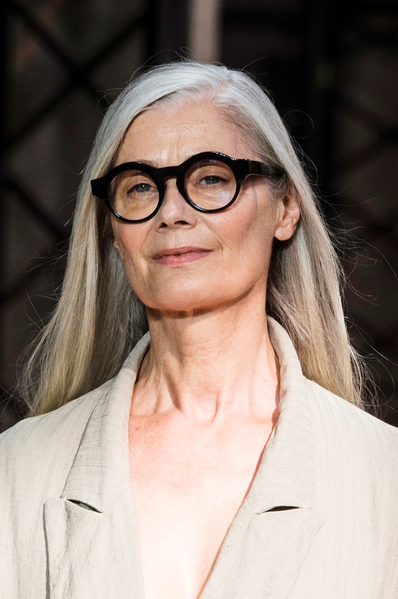 Τα tips που ακολουθούν οι Γαλλίδες για να φροντίζουν τα λευκά μαλλιά - εικόνα 1