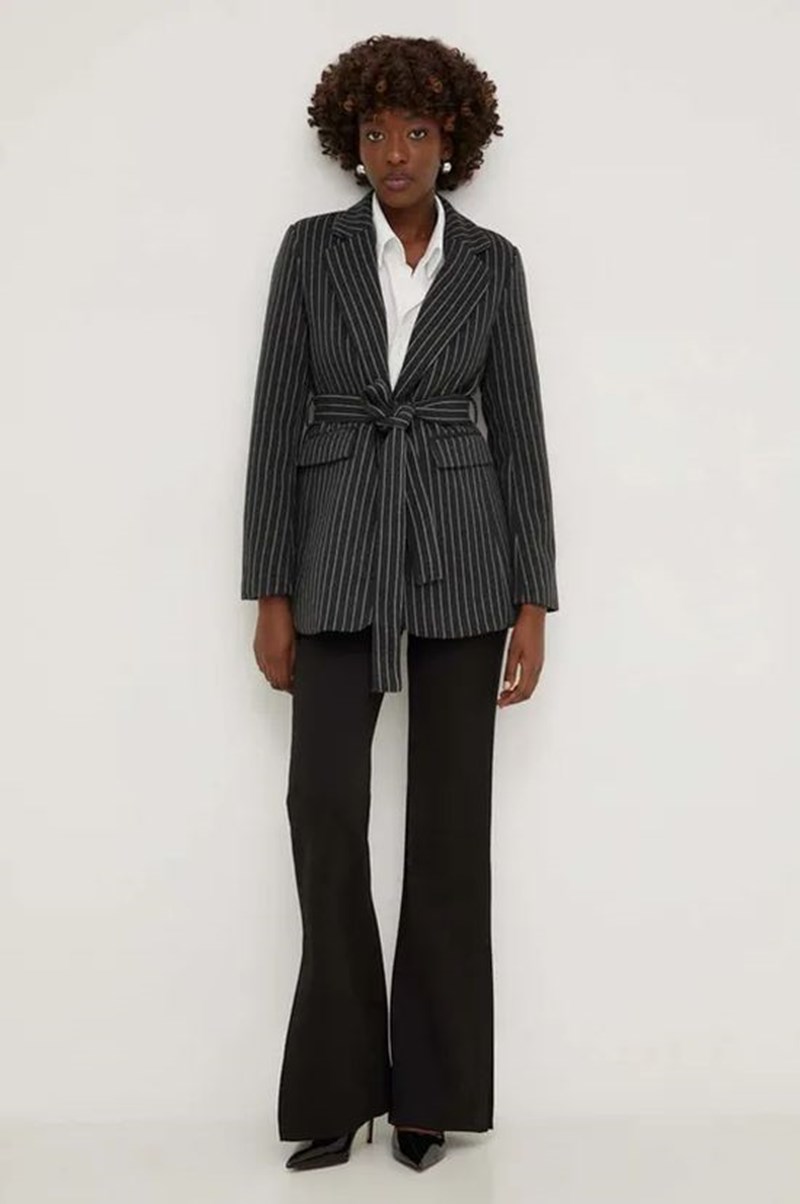 Αυτά είναι τα 10 hot πανωφόρια που πρέπει να αποκτήσεις με βάση τα επικρατέστερα trends της σεζόν - εικόνα 6